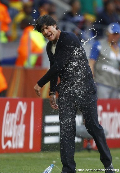 网友花痴勒夫:作为德国主帅 我的主要工作就是