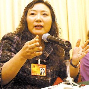 <em>中国女首富吴亚军</em>的<em>离婚</em>经济学(组图)-商学院频