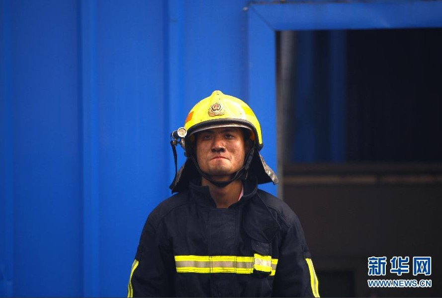 组图:记最可爱的人 浙江救火牺牲的消防官兵