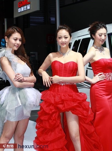 ... 美女低胸装图片初中美女穿短裙初中美女的下沟图片