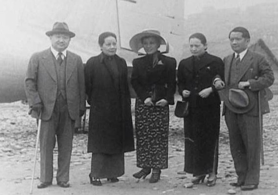 <em>宋美龄三姐妹</em>重庆走秀老<em>照片</em>(组图)_精品贴图