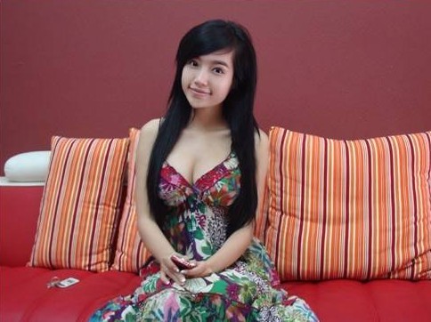 越南版瑶瑶童颜<em>巨乳</em>网上爆红 盘点胸器扬名的