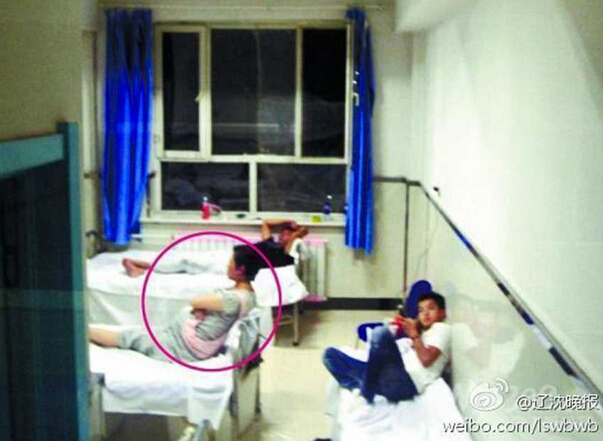 图:孕妇为夫猎艳杀人案嫌犯当庭认罪并<em>道歉</em>-