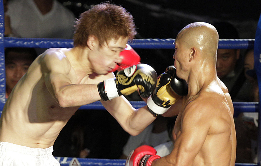 图:武僧一龙首战香港 一回合疯狂KO日本拳王-