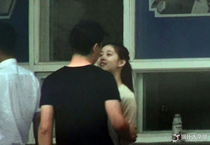 组图:刘强东带奶茶妹妹<em>看</em>牙 医院忘情缠绵秀恩