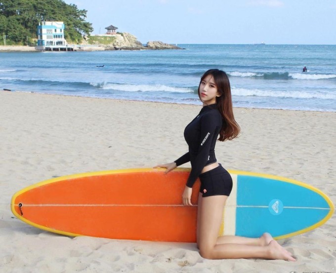 中国乳神完爆韩国最<em>美女教师</em> <em>健身</em>私房照惊艳