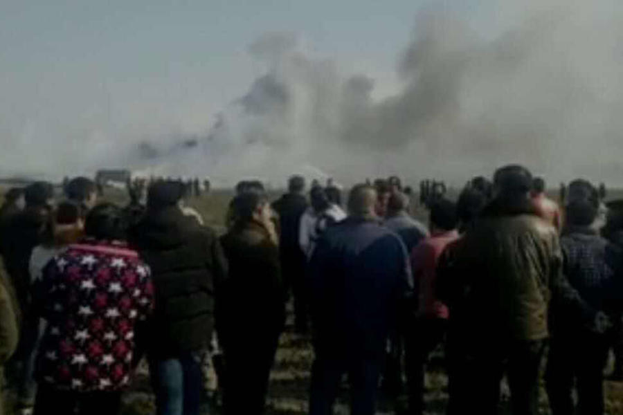 组图:深圳 保时捷911成蹦床  被熊孩子踩凹 -新闻