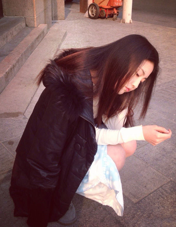 组图:中国"黄衣女神"irena韩国走红 生活照曝光