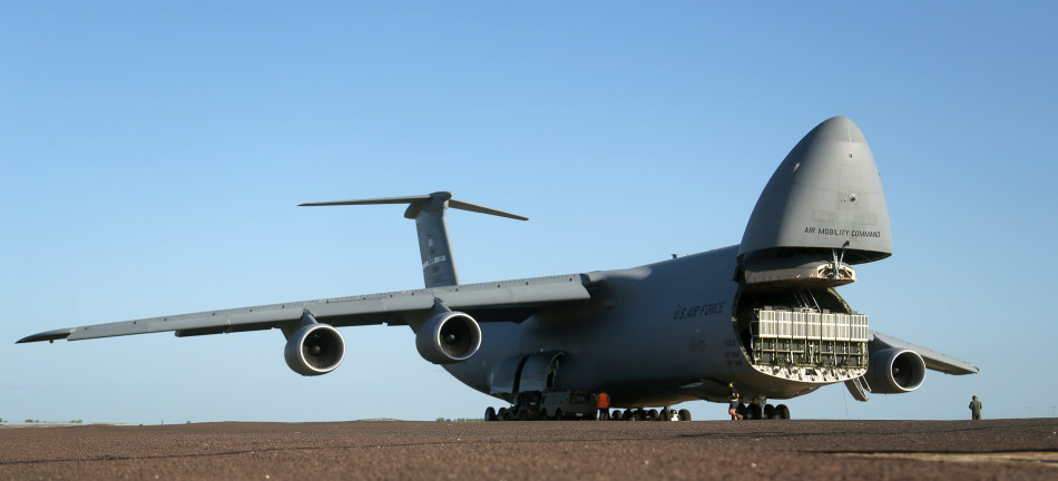 美國空軍現役最大軍用運輸機和最大軍用直升機分別是c-5