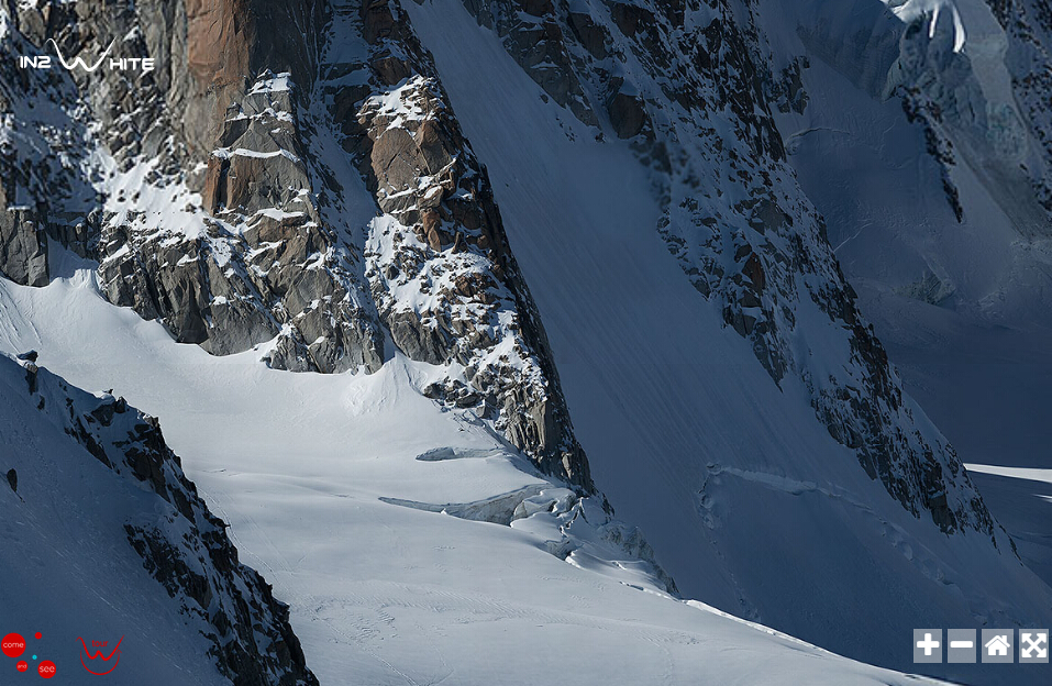 7万张照片合成3650亿像素的勃朗峰全景图局部放大图.