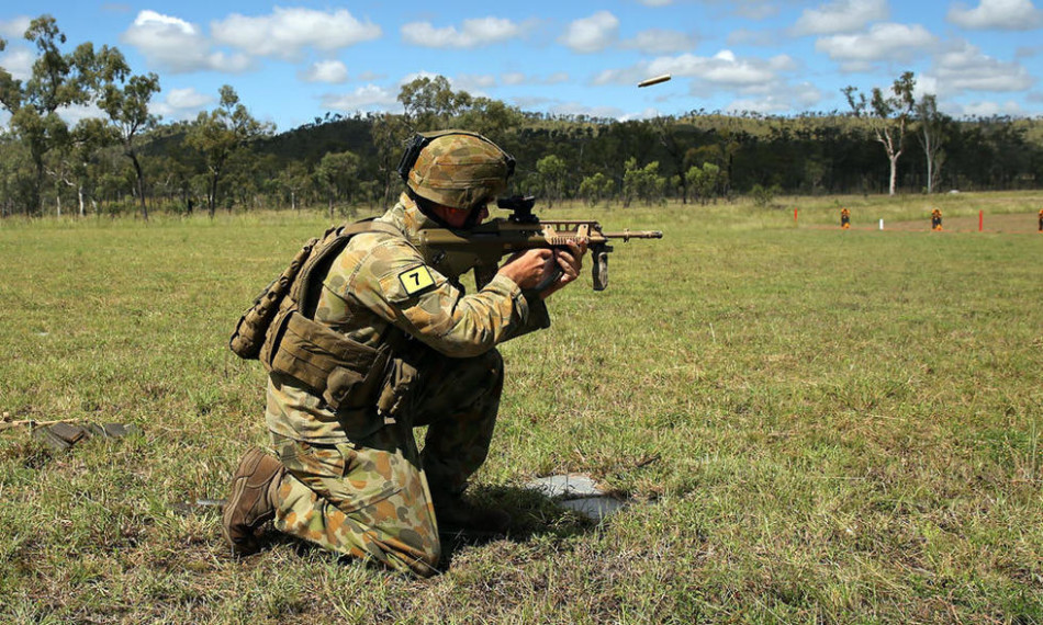 组图:澳军将购买3万支新型ef88步枪 价值1亿澳元