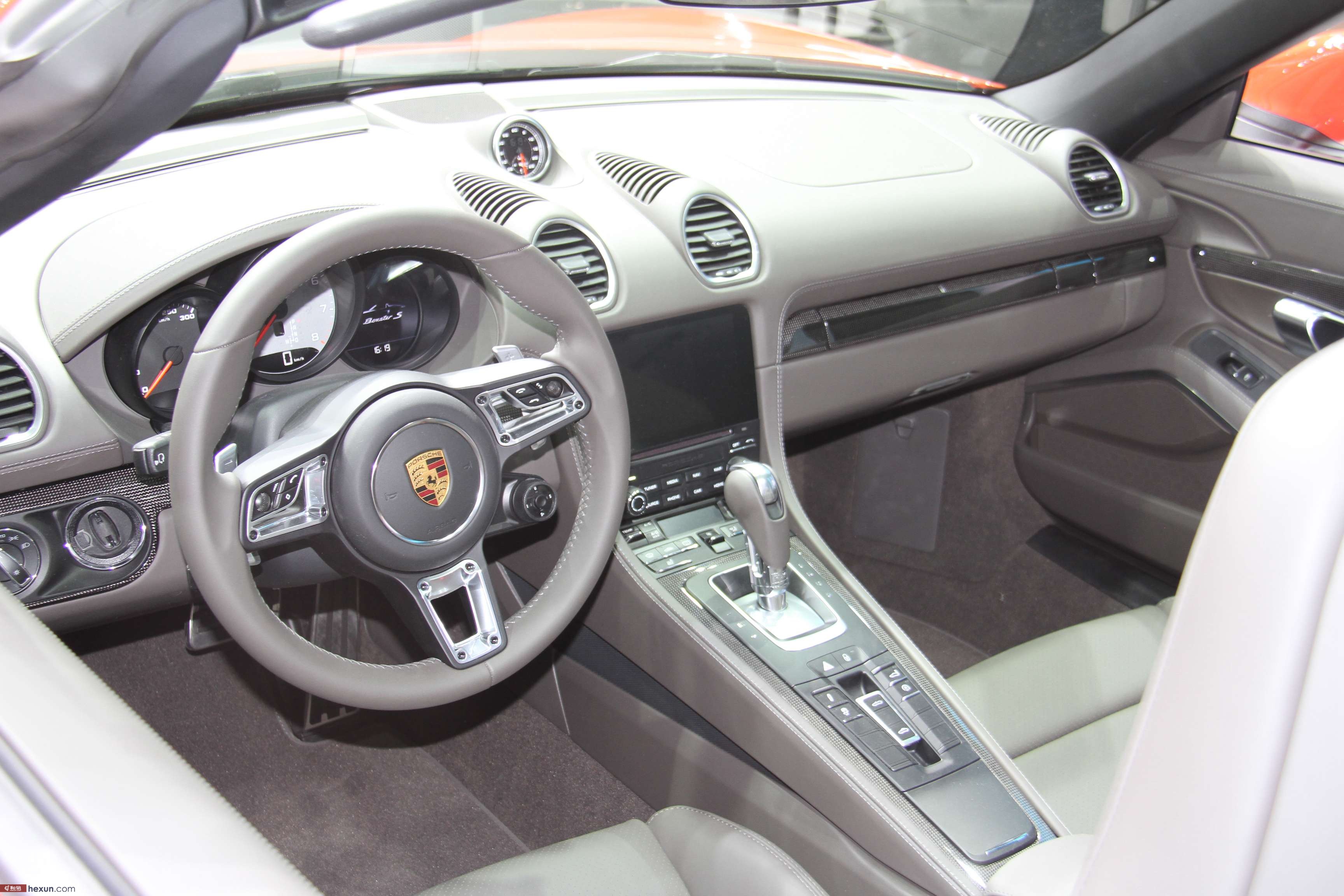 和讯汽车实拍北京车展保时捷718系